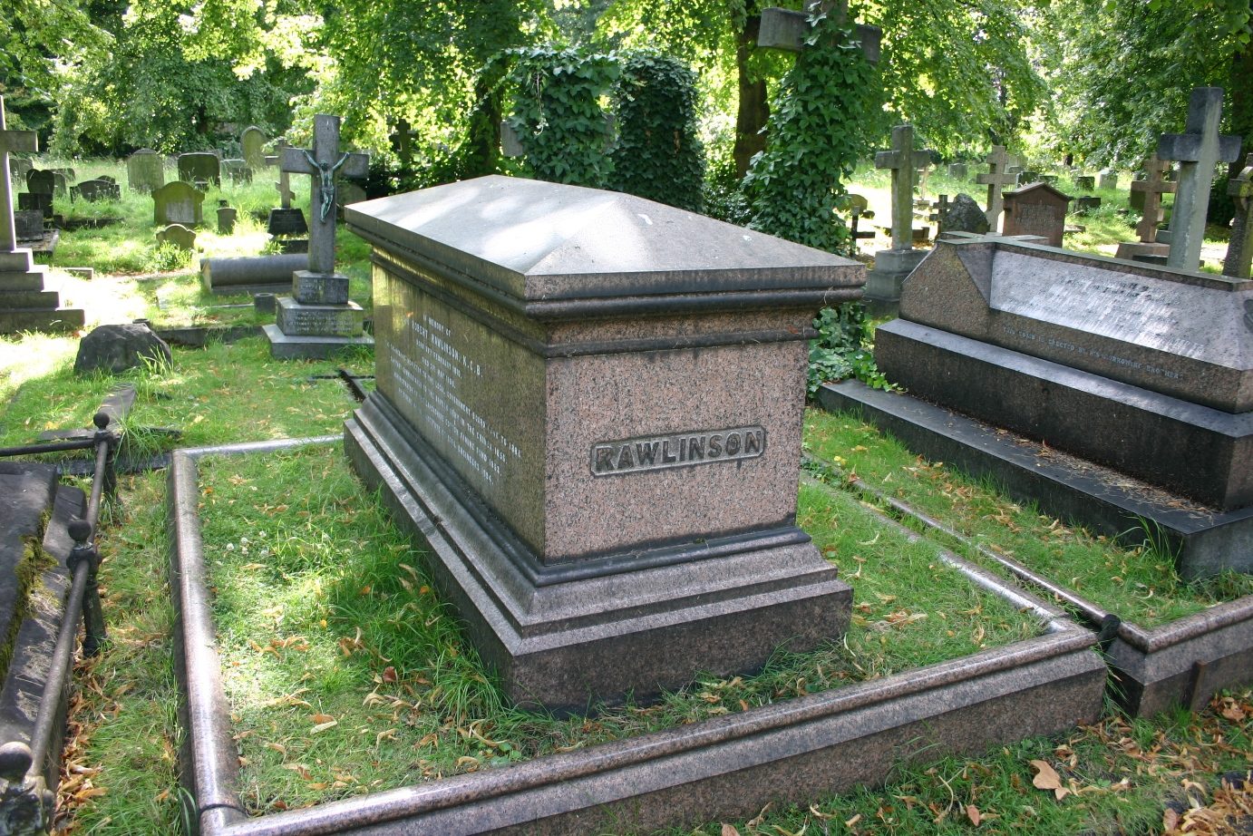 Robert Rawlinson's tomb, Brompton Cemetery, London - 01.JPG